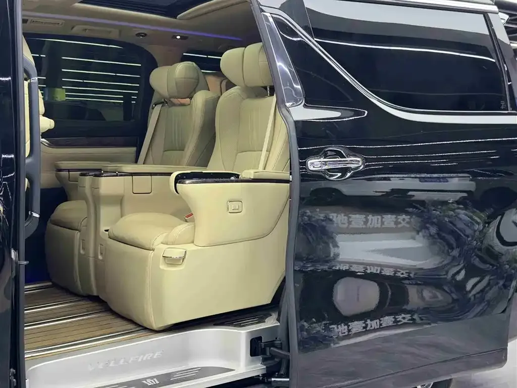 Toyota Vellfire 2022 из CN, фото 9