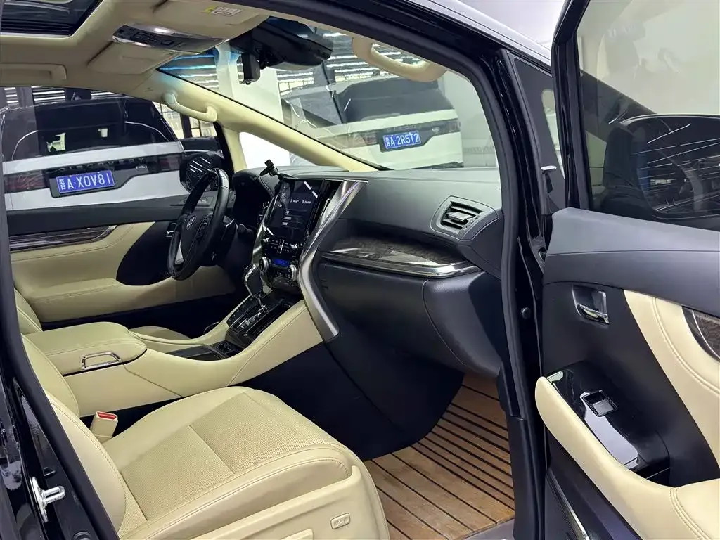 Toyota Vellfire 2022 из CN, фото 8