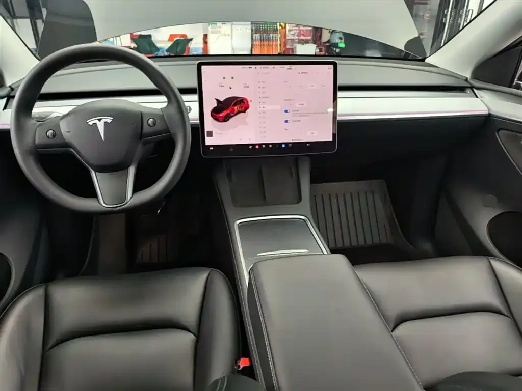 Tesla Model Y — фото 3