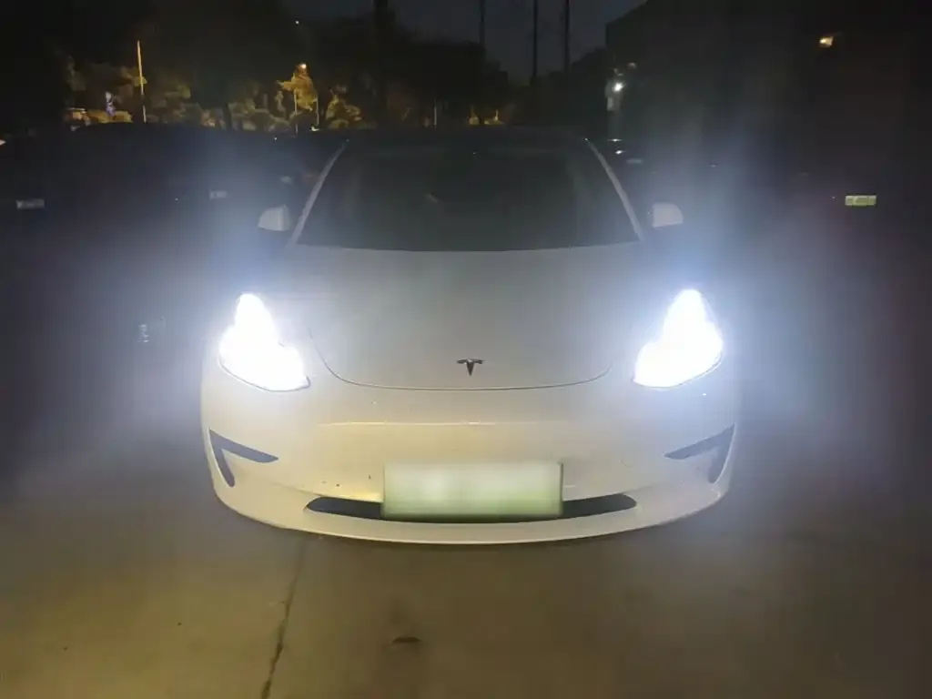 Tesla Model 3 — фото 9