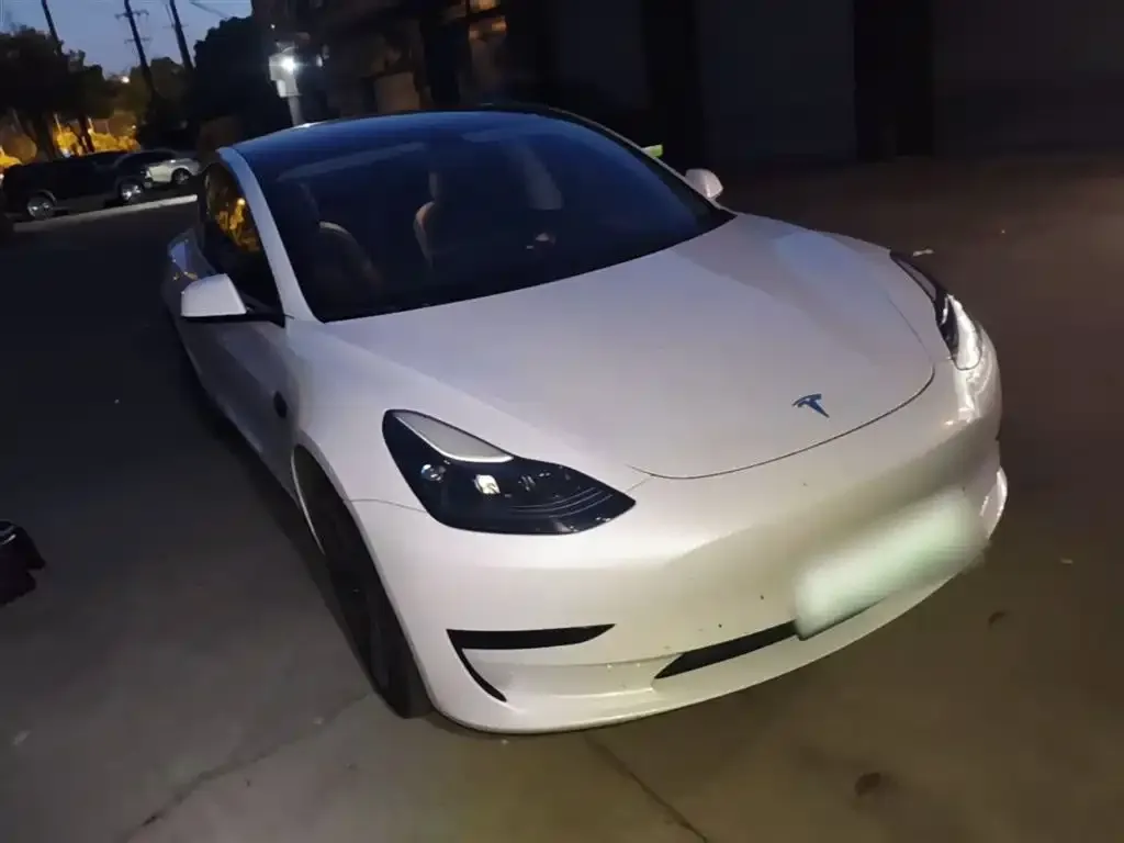 Tesla Model 3 — фото 4