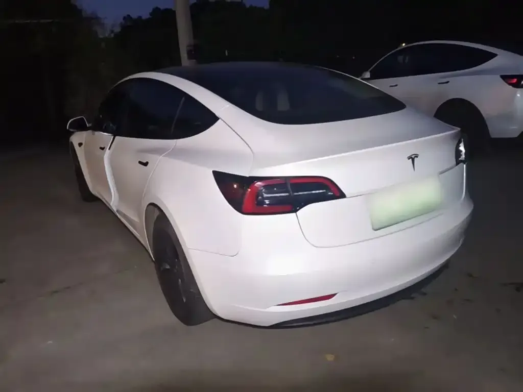 Tesla Model 3 — фото 2