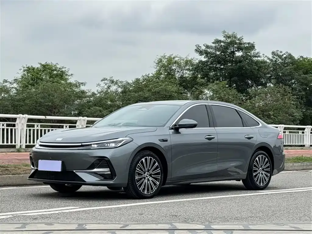 Geely Galaxy A7 — фото 1