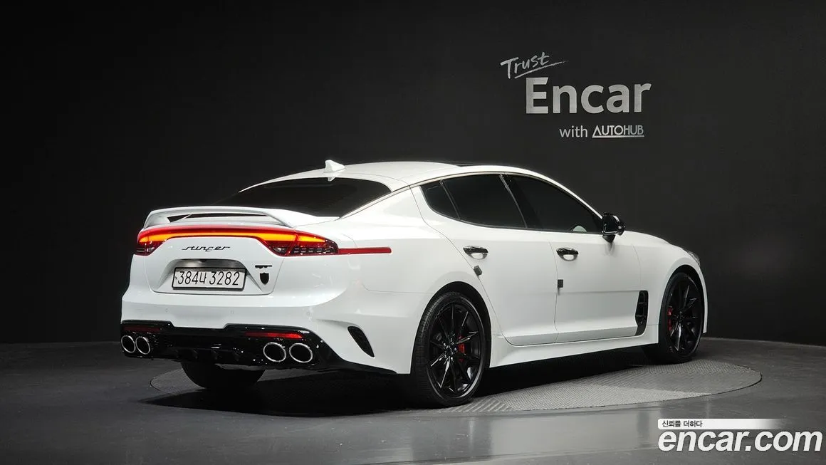 Kia Stinger 2023 из KR, фото 2