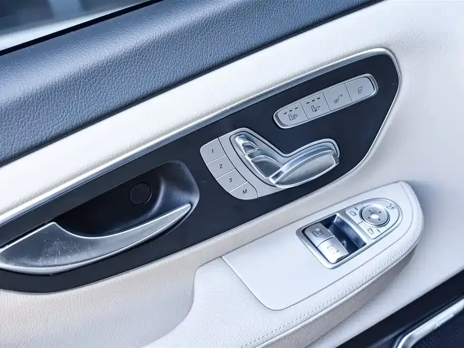 Mercedes-Benz V-Class 2023 из CN, фото 3