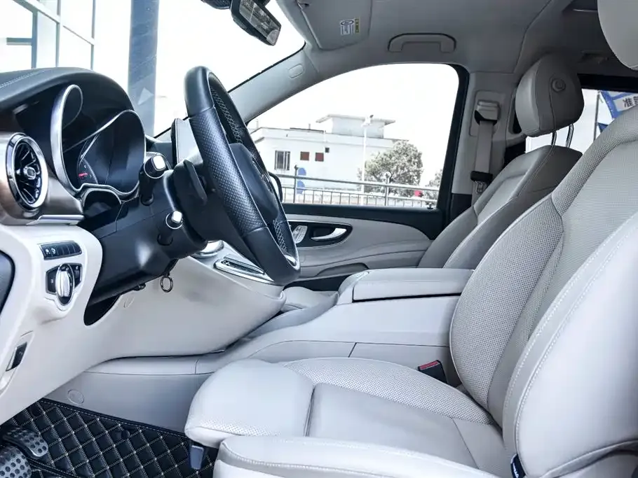 Mercedes-Benz V-Class 2023 из CN, фото 8