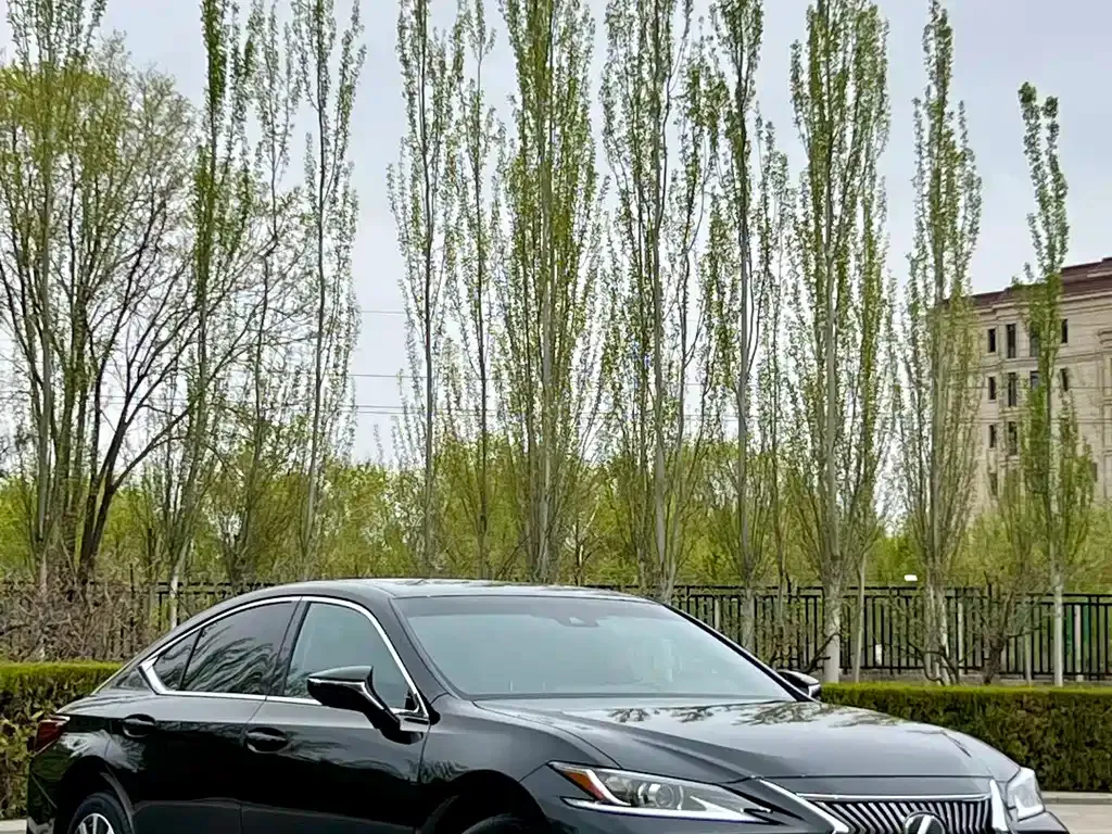 Lexus ES — фото 9