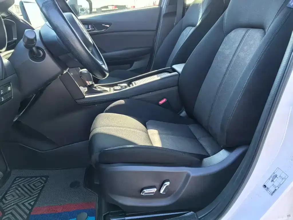 Mazda CX-4 — фото 6