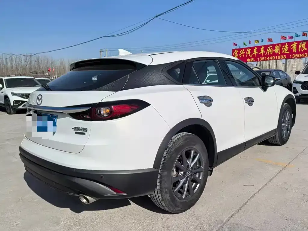 Mazda CX-4 — фото 10