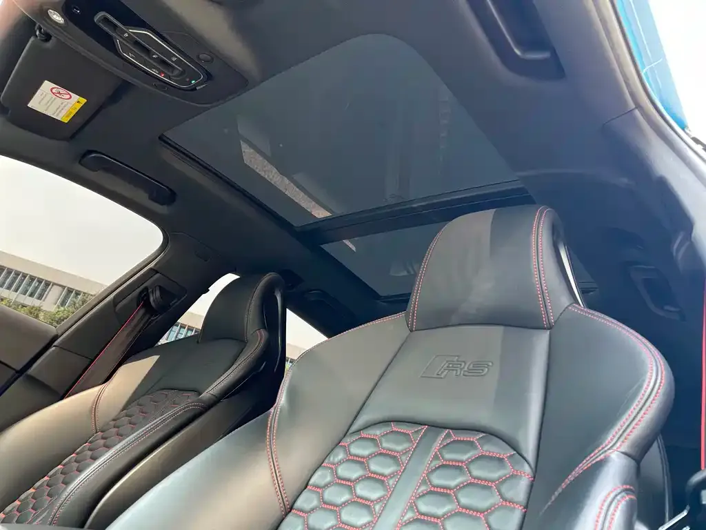 Audi RS 4 2021 из CN, фото 4