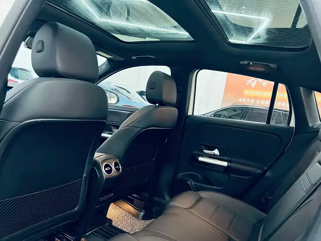 Mercedes-Benz GLA — фото 7
