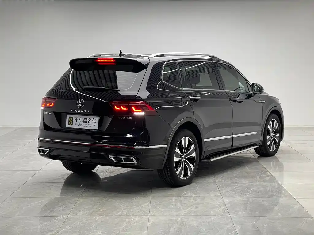 Volkswagen Tiguan L — фото 8