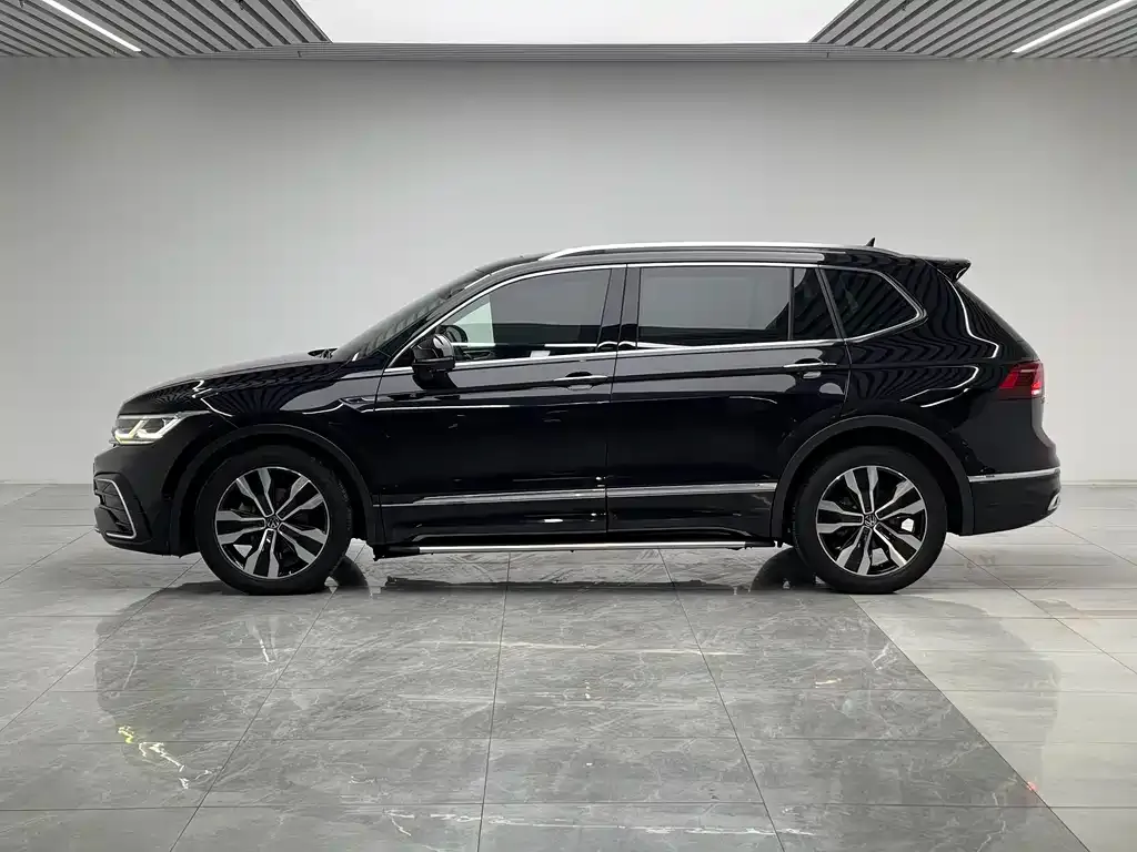 Volkswagen Tiguan L — фото 7
