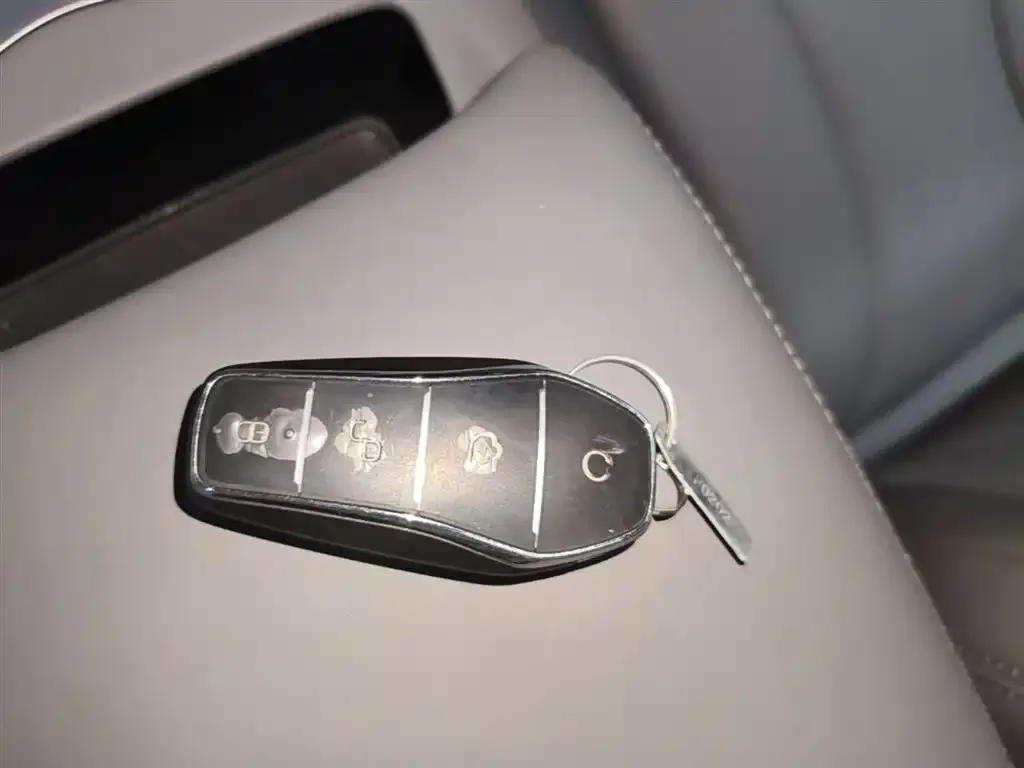 BYD Seal 07 DM-i — фото 9