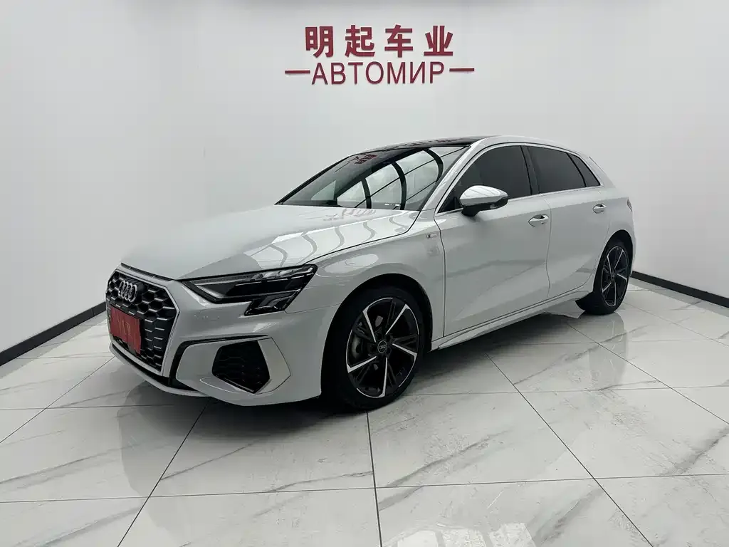 Audi A3 2023 из CN, фото 1