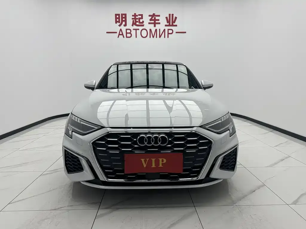 Audi A3 2023 из CN, фото 3
