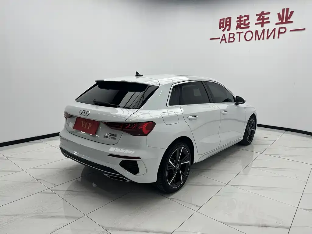 Audi A3 2023 из CN, фото 4
