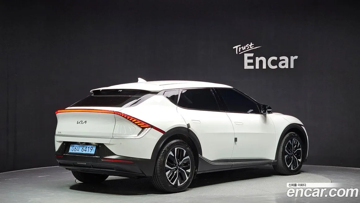 Kia EV6 2023 из KR, фото 2