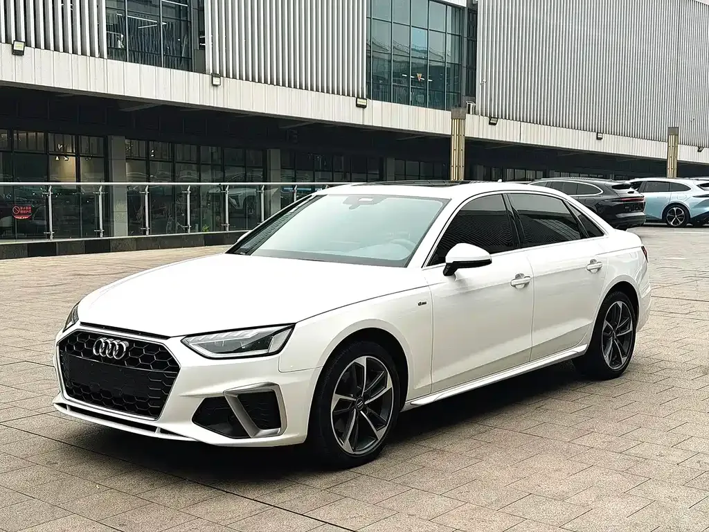 Audi A4L 2022 из CN, фото 1