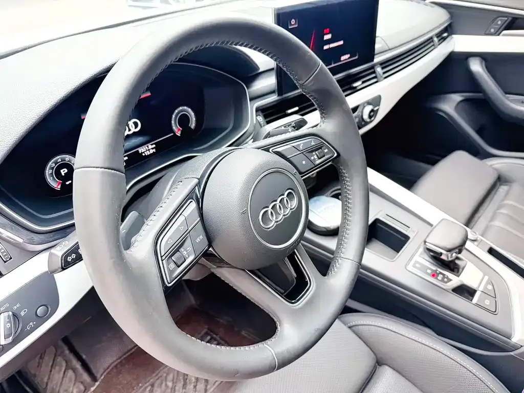 Audi A4L 2022 из CN, фото 6