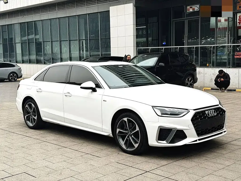 Audi A4L 2022 из CN, фото 7