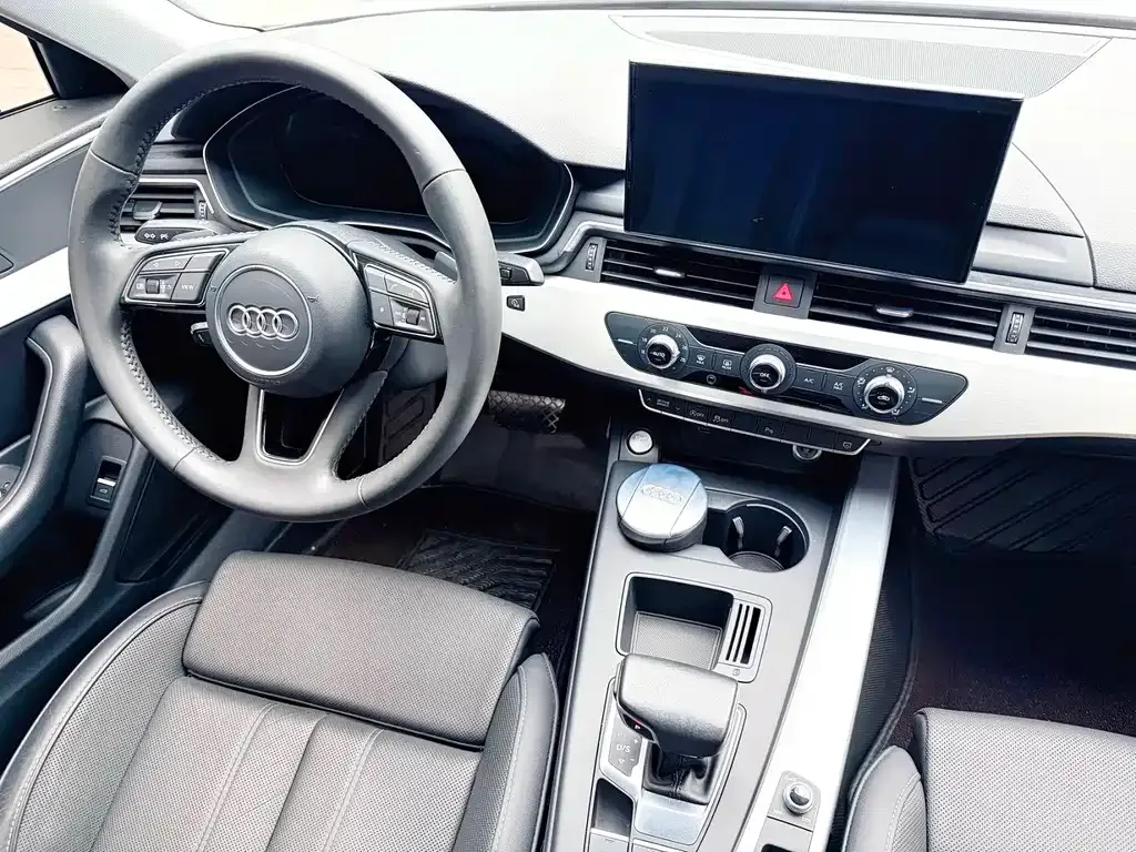 Audi A4L 2022 из CN, фото 5