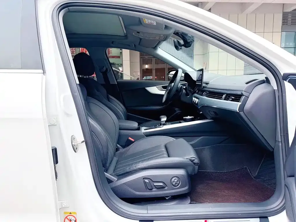 Audi A4L 2022 из CN, фото 10
