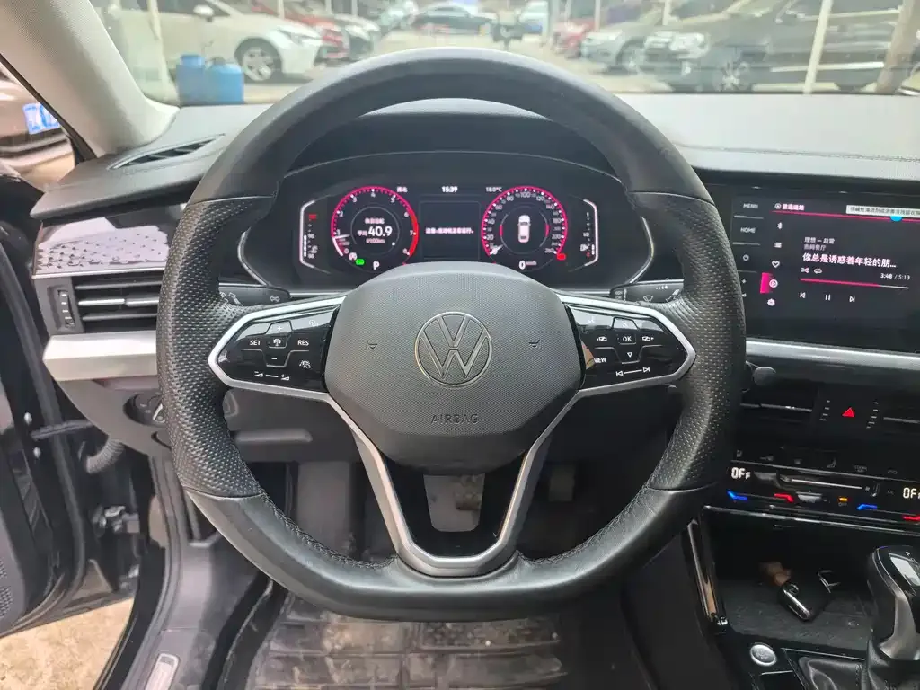 Volkswagen Passat — фото 8