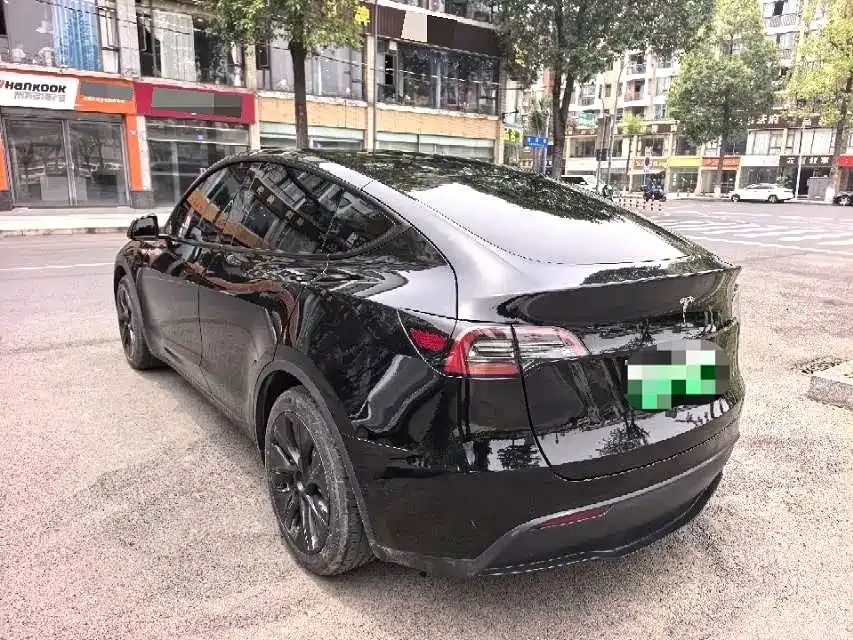 Tesla Model Y — фото 5