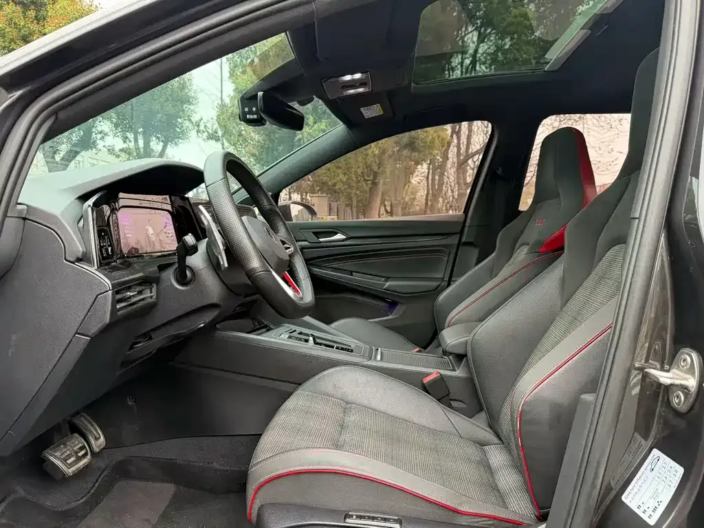 Volkswagen Golf GTI — фото 8