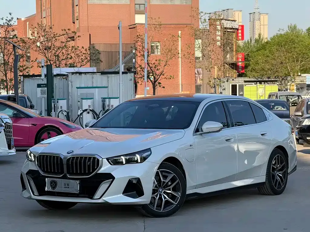 BMW i5