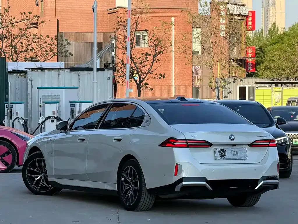 BMW i5 2024 из CN, фото 4