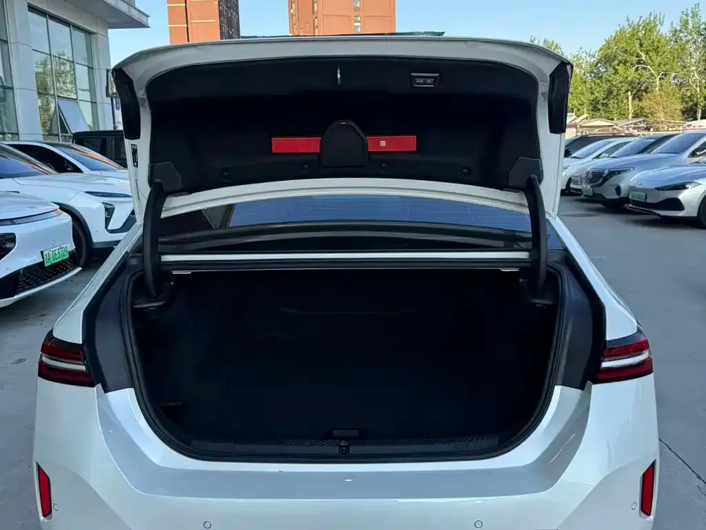 BMW i5 2024 из CN, фото 7