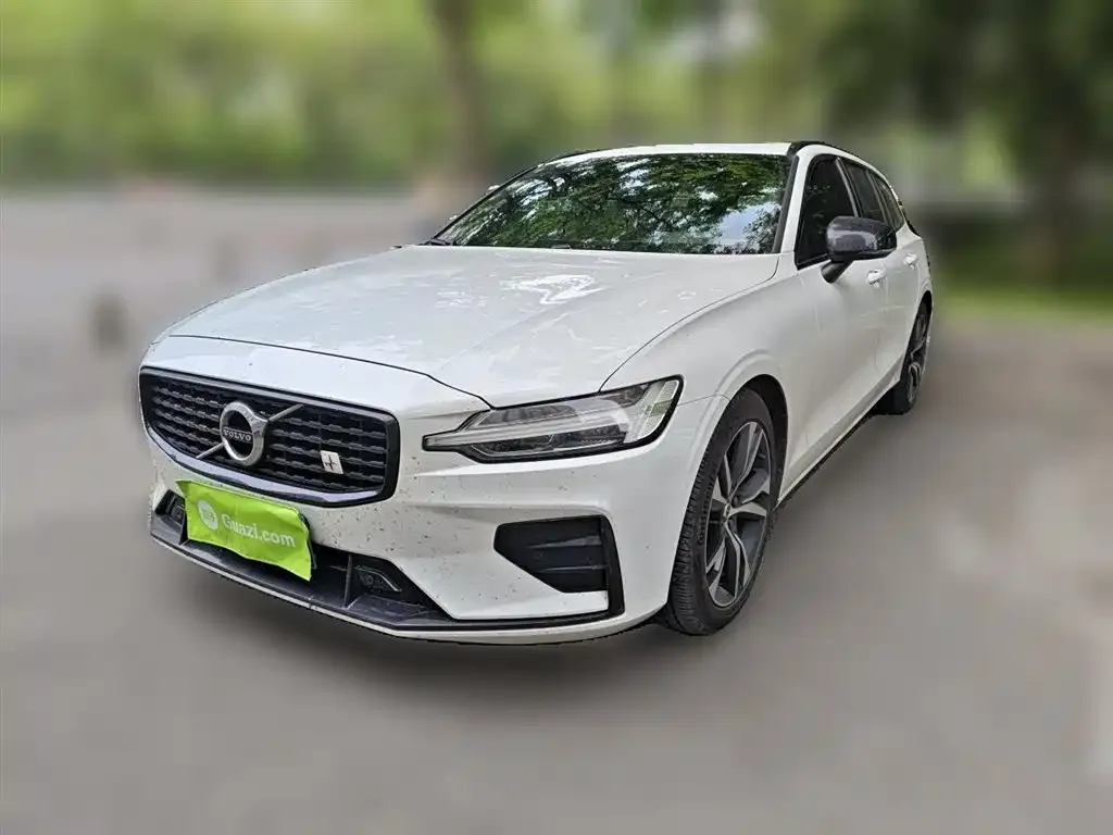 Volvo V60 2022 из CN, фото 3