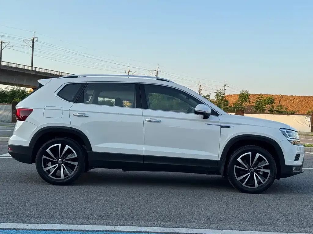 Volkswagen Tharu 2021 из CN, фото 10