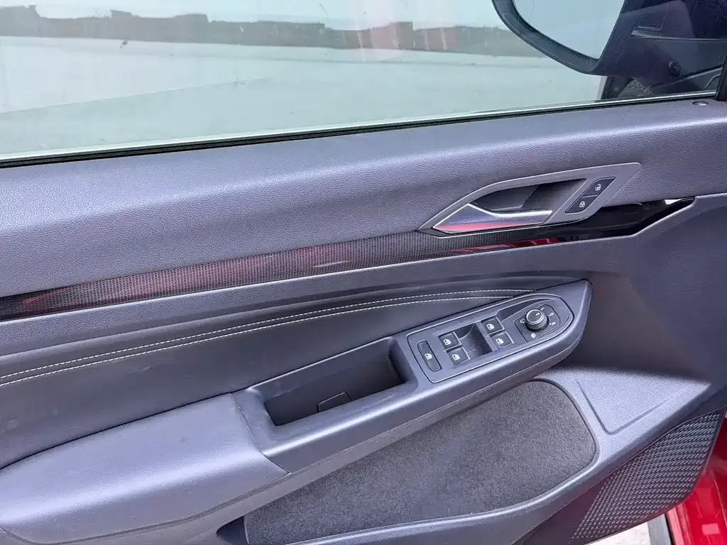 Volkswagen Golf 2022 из CN, фото 8