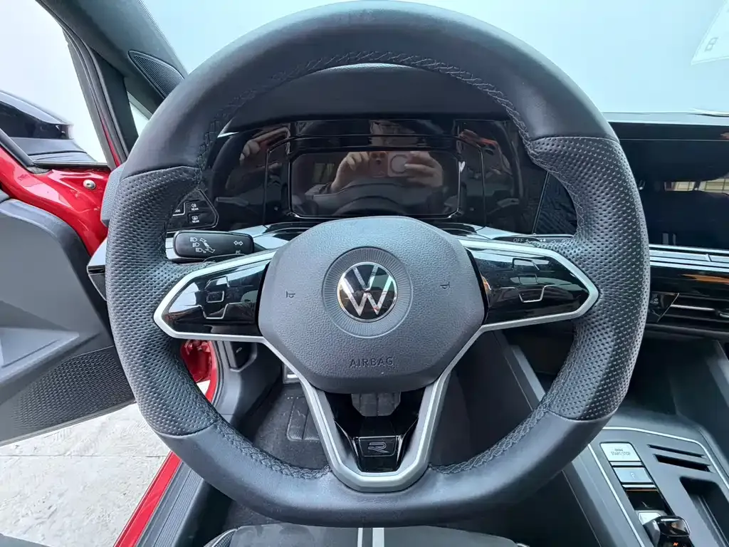 Volkswagen Golf 2022 из CN, фото 10