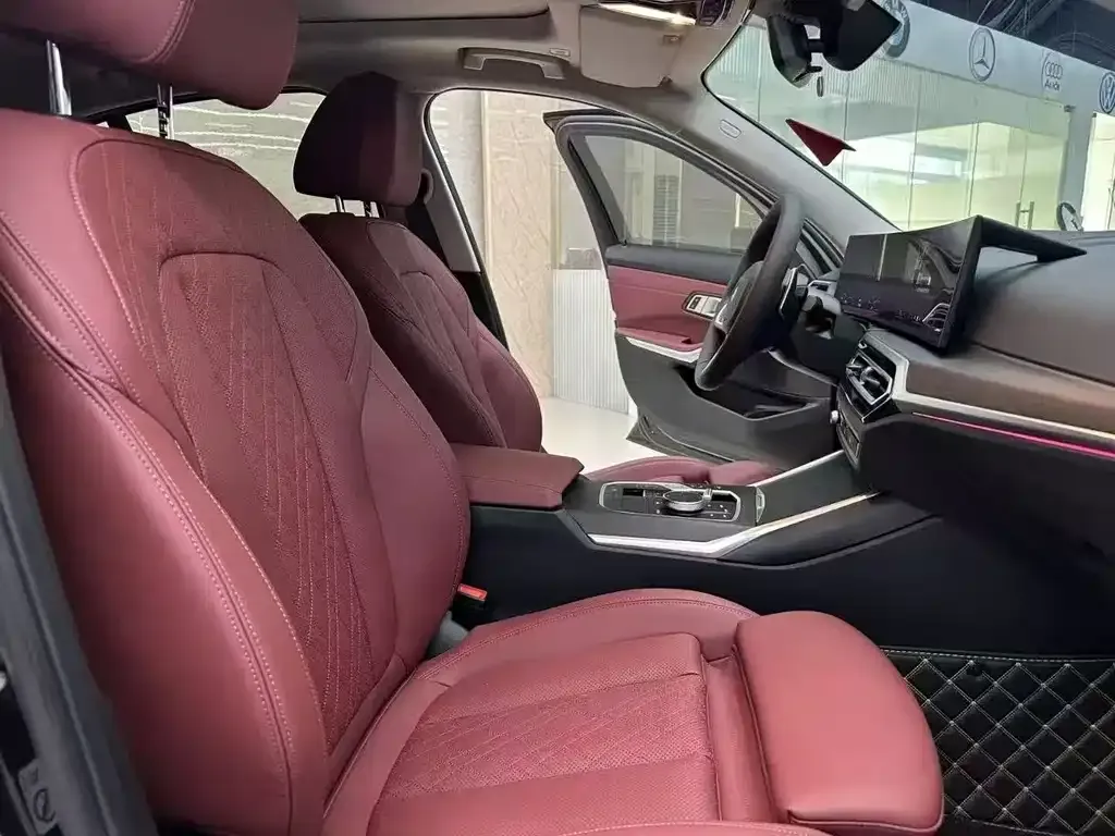 BMW 3 Series 2024 из CN, фото 7
