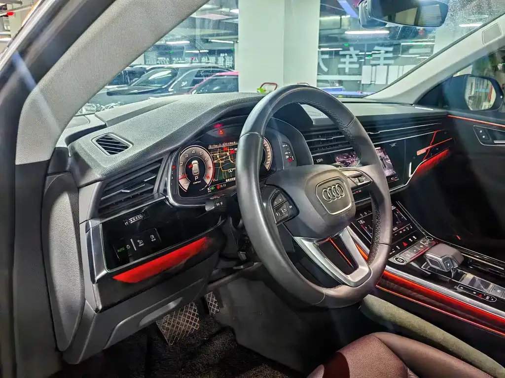 Audi Q8 2023 из CN, фото 6