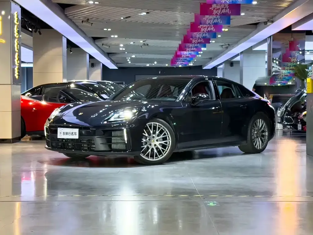 Porsche Panamera — фото 1