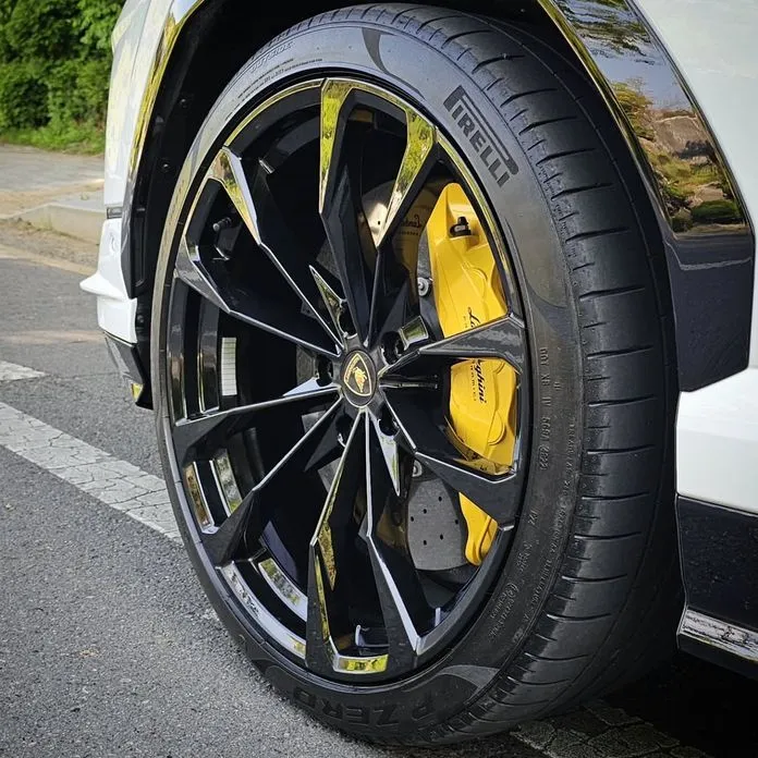 Lamborghini Urus 2023 из KR, фото 3