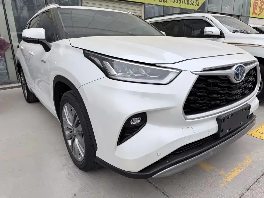 Toyota Highlander — фото 10
