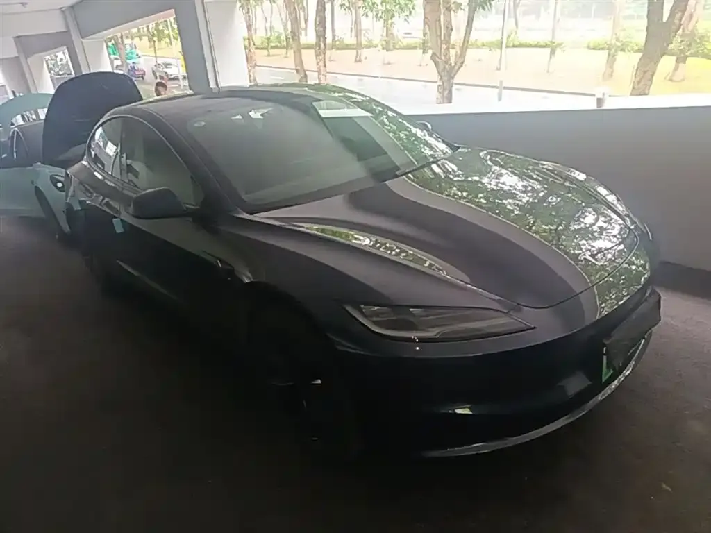Tesla Model 3 — фото 10