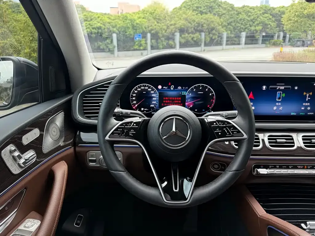 Mercedes-Benz GLE — фото 8