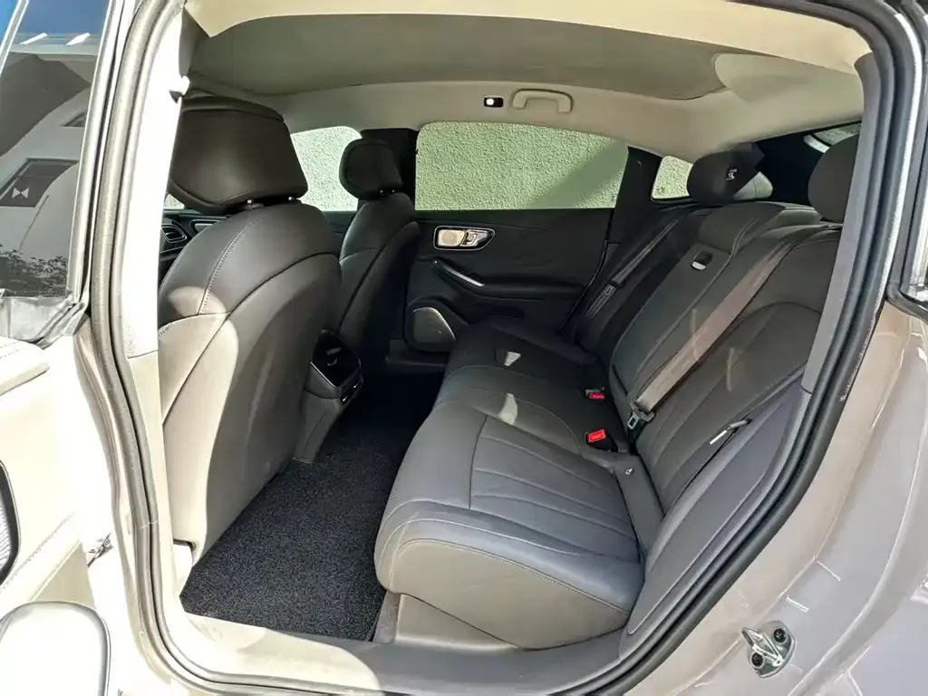 Roewe Feifan F7 2023 из CN, фото 9
