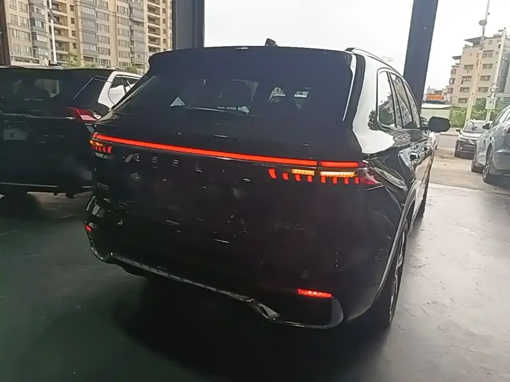 Geely Xingyue L — фото 9