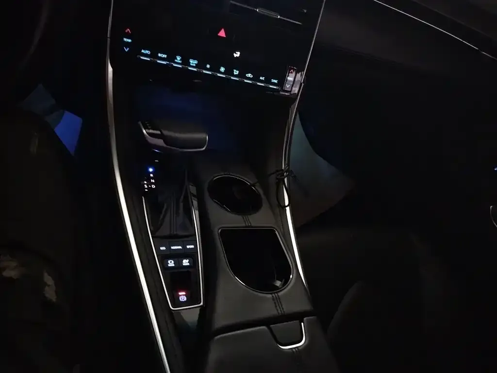 Toyota Avalon 2024 из CN, фото 3