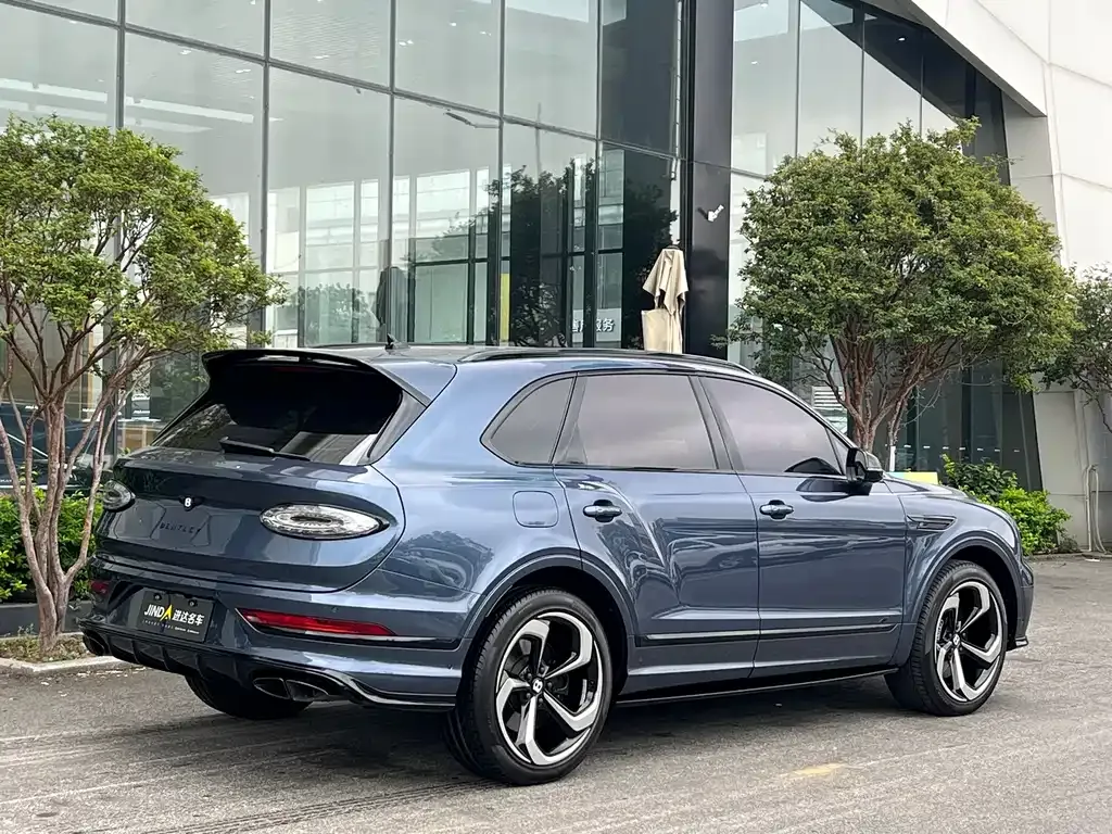 Bentley Bentayga — фото 10