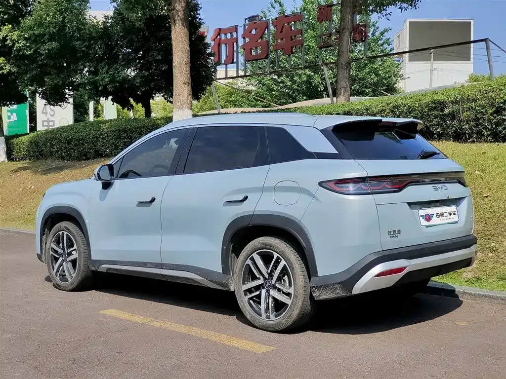 BYD L DM-i — фото 9