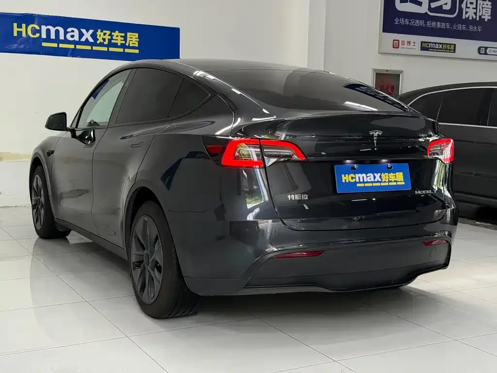Tesla Model Y — фото 4